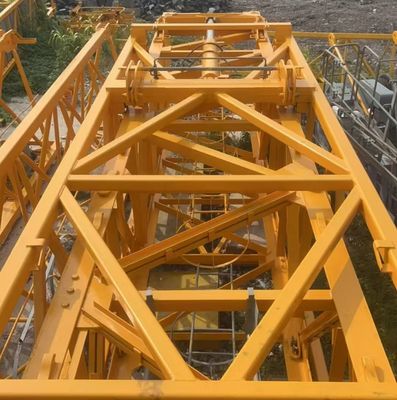 QTZ250 7020 Kullanılmış kule vinci 10 ton maksimum yükle 70m dalga ve L68 direkle