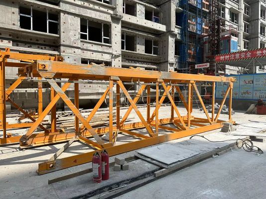 6515 8T STT153 Kullanılmış kule vinci 65m çalışma jib ve 60m yüksekliğinde